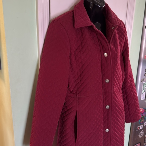 White Stag Berry/Wine Zip Up Quilted Puffer Coat Winter Size Missy Medium 8-10 - Picture 2 of 11